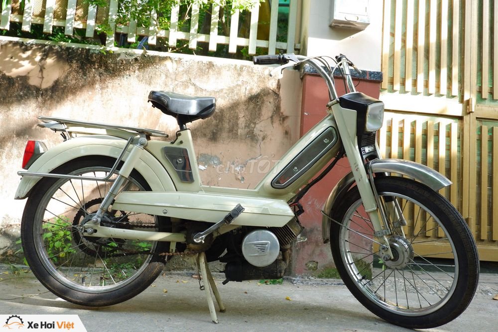 Xe đạp máy Peugeot 104 cũ 44 năm tuổi giá 200 triệu đồng ở Hà Nội