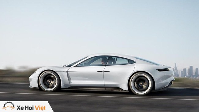 Porsche thừa nhận bị Tesla “cướp” khách