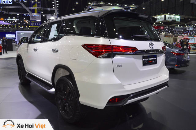 Toyota Fortuner TRD Sportivo 2017 có giá từ 1,15 tỷ đồng - 4