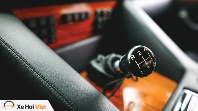 Lamborghini LM002 đã qua sử dụng có giá đắt hơn hai chiếc Lamborghini Urus đập hộp - Ảnh 6. Lamborghini LM002 đã qua sử dụng có giá đắt hơn hai chiếc Lamborghini Urus đập hộp - Ảnh 6.