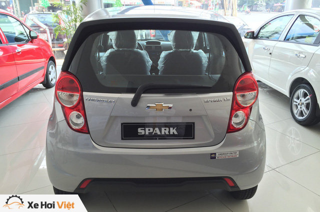 Chevrolet Spark giảm giá xuống 269 triệu đồng - xe 5 chỗ rẻ nhất Việt Nam - Ảnh 1.