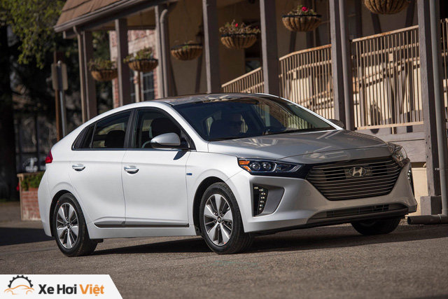 Đấu Toyota Prius Prime, Hyundai Ioniq 2018 thêm bản Plug-in Hybrid với giá rẻ hơn - Ảnh 1.