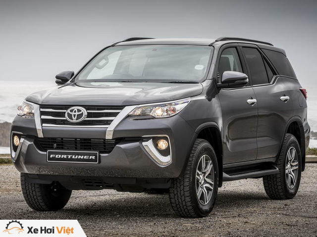 Doanh số Toyota Fortuner tụt dốc chóng vánh - 2