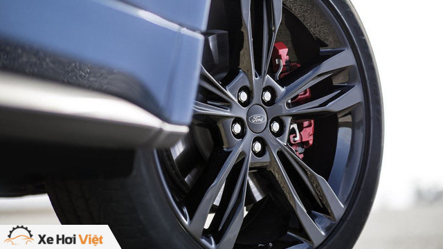 Ford cho ra lò mẫu SUV hiệu suất cao ST Performance đầu tay - Ảnh 4.