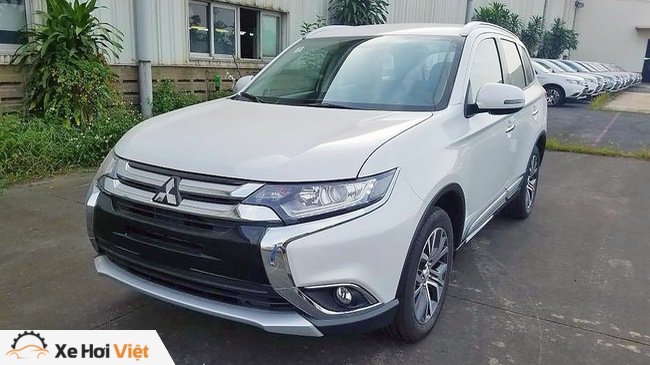 Giảm giá 165 triệu đồng, Mitsubishi Outlander lắp ráp lại có nhiều trang bị hơn bản nhập Nhật