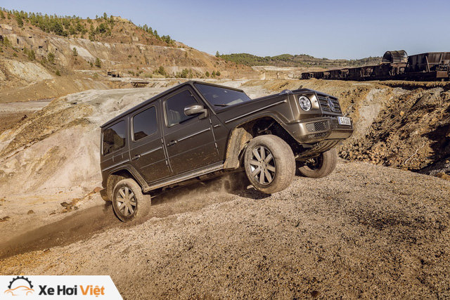 Mercedes-Benz G-Class 2019: thiết kế hiền, nội thất sang nhưng có khả năng off-road đáng nể - Ảnh 6. Mercedes-Benz G-Class 2019: thiết kế hiền, nội thất sang nhưng có khả năng off-road đáng nể - Ảnh 6.