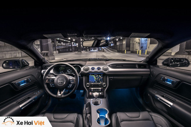 Ford Mustang Bullitt - Ngựa hoang bước từ màn ảnh ra đời thực - Ảnh 5. Ford Mustang Bullitt - Ngựa hoang bước từ màn ảnh ra đời thực - Ảnh 5.