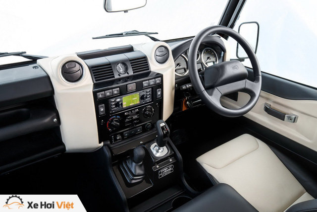 Land Rover hồi sinh Defender bằng phiên bản nhanh nhất, mạnh nhất lịch sử - Ảnh 4.