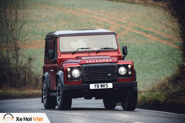 Land Rover hồi sinh Defender bằng phiên bản nhanh nhất, mạnh nhất lịch sử - Ảnh 2.
