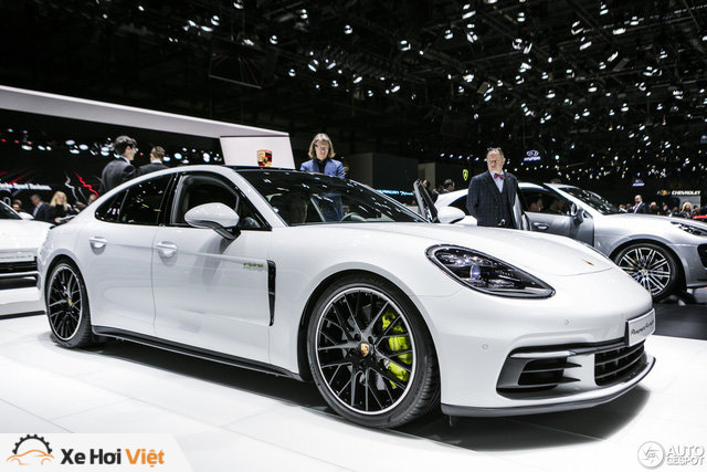Porsche bán xe kỷ lục trong năm 2017 - Ảnh 1.