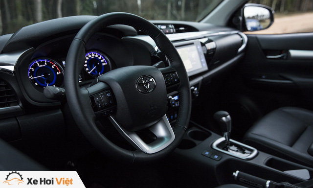 Toyota tung phiên bản kỉ niệm 50 năm ra mắt Hilux - Ảnh 6. Toyota tung phiên bản kỉ niệm 50 năm ra mắt Hilux - Ảnh 6.