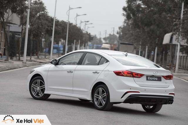 Hyundai Elantra Sport giá 729 triệu đồng tại Việt Nam - 2
