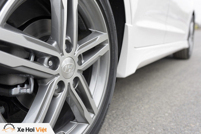 Thêm 70 triệu đồng, người dùng nhận được thêm gì từ Hyundai Elantra Sport? - Ảnh 3.