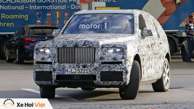 SVU siêu sang đầu tiên của Rolls-Royce sẽ bí mật chào hàng giới siêu giàu - Ảnh 3. SVU siêu sang đầu tiên của Rolls-Royce sẽ bí mật chào hàng giới siêu giàu - Ảnh 3.