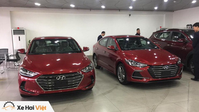 Hyundai Elantra Sport “cháy hàng”, nhân viên tranh thủ chào giá cao để chốt lời trước Tết - Ảnh 1. Hyundai Elantra Sport “cháy hàng”, nhân viên tranh thủ chào giá cao để chốt lời trước Tết - Ảnh 1.