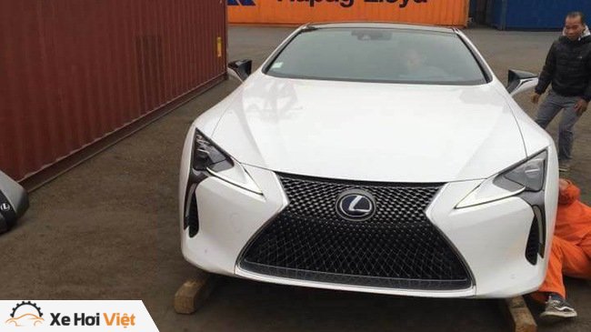 Lexus LC 500h thứ hai xuất hiện tại Việt Nam