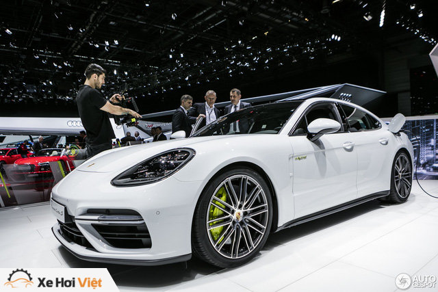 Xe gầm cao đưa Porsche thăng hoa tại Châu Á năm 2017 - Ảnh 2.