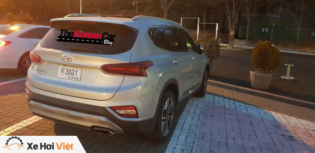Hyundai Santa Fe 2019 tiếp tục lộ ảnh thực tế - Ảnh 2. Hyundai Santa Fe 2019 tiếp tục lộ ảnh thực tế - Ảnh 2.