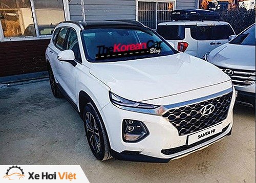 Hyundai Santa Fe 2019 tiếp tục lộ ảnh thực tế - Ảnh 1. Hyundai Santa Fe 2019 tiếp tục lộ ảnh thực tế - Ảnh 1.