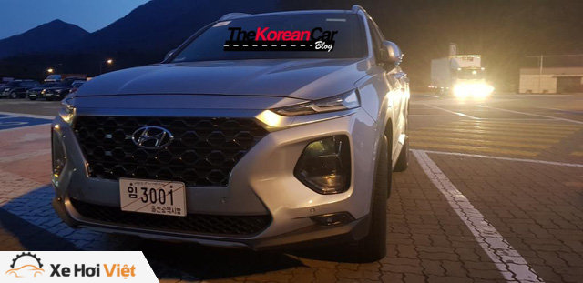 Hyundai Santa Fe 2019 tiếp tục lộ ảnh thực tế - Ảnh 6. Hyundai Santa Fe 2019 tiếp tục lộ ảnh thực tế - Ảnh 6.