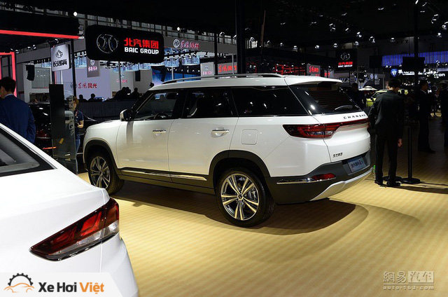 Thêm một mẫu xe Trung Quốc na ná Range Rover có thể về Việt Nam trong năm nay - Ảnh 1.