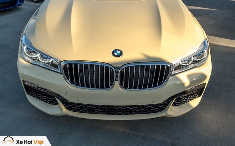 BMW 750i ấn tượng với màu sơn như xe Taxi  - 2