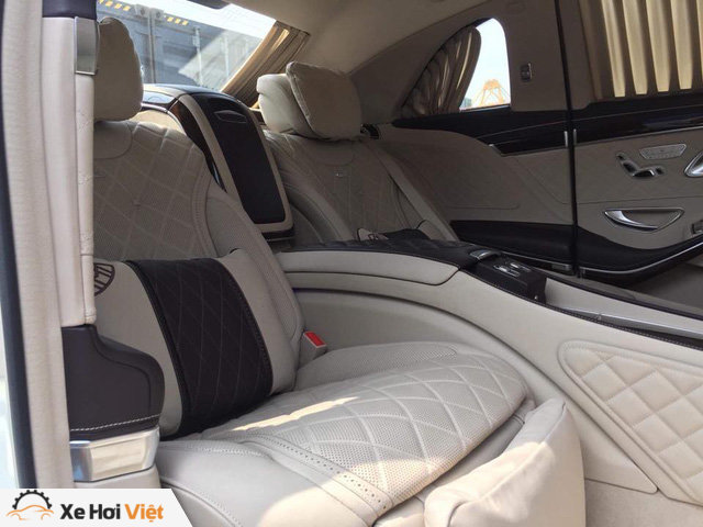 Limousine siêu sang Mercedes-Maybach S600 Pullman đầu tiên về Việt Nam - Ảnh 4. Limousine siêu sang Mercedes-Maybach S600 Pullman đầu tiên về Việt Nam - Ảnh 4.