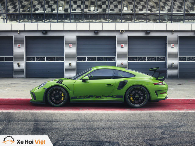 Porsche 911 GT3 RS bản nâng cấp ra mắt cùng sinh nhật 70 năm hãng xe - Ảnh 1. Porsche 911 GT3 RS bản nâng cấp ra mắt cùng sinh nhật 70 năm hãng xe - Ảnh 1.