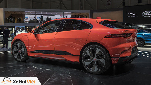 Ảnh thực tế I-Pace: “Chiến binh” đầu tiên của Jaguar trên thị trường xe điện - Ảnh 1.