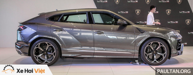 Siêu SUV Lamborghini Urus ra mắt tại Malaysia, giá khoảng 255.000 USD - Ảnh 5. Siêu SUV Lamborghini Urus ra mắt tại Malaysia, giá khoảng 255.000 USD - Ảnh 5.