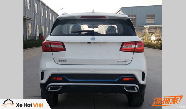 Sau Land Rover, tới lượt Mercedes-Benz bị làm nhái tại Trung Quốc - Ảnh 2.