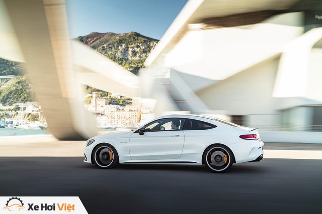 Thêm 2 cấp số, Mercedes-AMG C63 càng bá chủ tốc độ trong phân khúc - Ảnh 2. Thêm 2 cấp số, Mercedes-AMG C63 càng bá chủ tốc độ trong phân khúc - Ảnh 2.