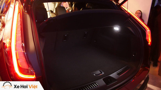 Cadillac XT4 2019 lộ diện hoàn toàn tại New York Auto Show 2018 - Ảnh 12. Cadillac XT4 2019 lộ diện hoàn toàn tại New York Auto Show 2018 - Ảnh 12.