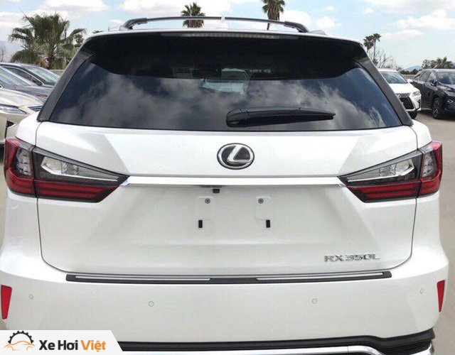 Lexus RX350L 2018 được chào bán giá gần 5 tỷ đồng tại Việt Nam - Ảnh 3. Lexus RX350L 2018 được chào bán giá gần 5 tỷ đồng tại Việt Nam - Ảnh 3.