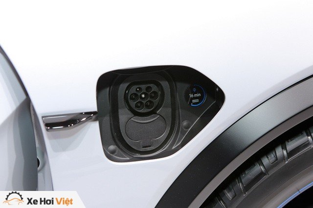 Porsche dồn lực vào xe điện, trước mắt là Mission E - Ảnh 4.