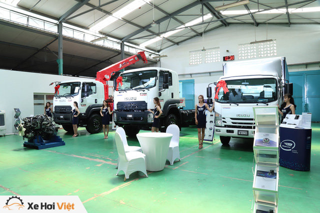 Isuzu trang bị cảm biến, camera lùi và cả động cơ chuẩn khí thải Euro 4 cho xe tải - Ảnh 4. Isuzu trang bị cảm biến, camera lùi và cả động cơ chuẩn khí thải Euro 4 cho xe tải - Ảnh 4.