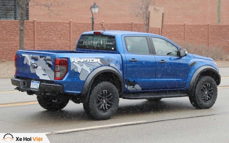 Ford Ranger Raptor 2018 ra mắt với tem thùng sau bắt mắt hơn - 2