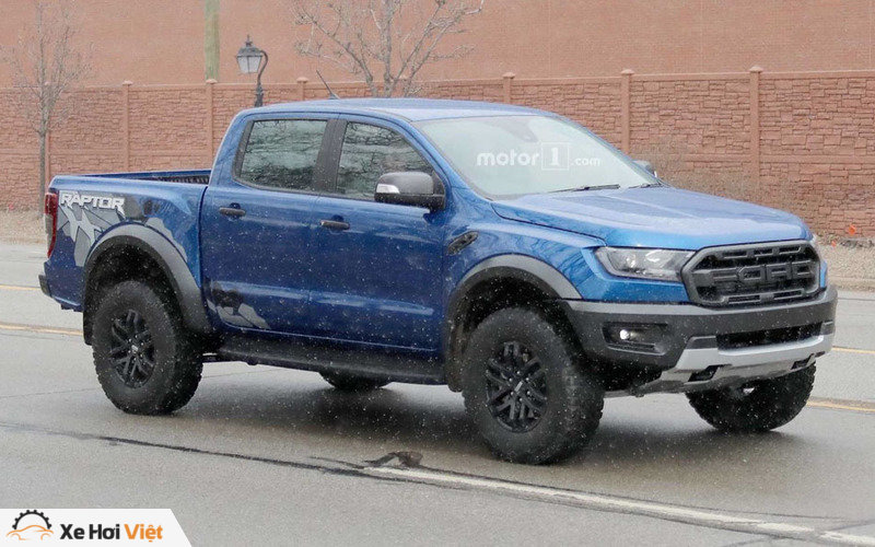 Ford Ranger Raptor 2018 ra mắt với tem thùng sau bắt mắt hơn - 8