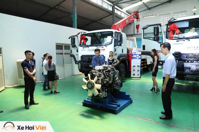 Isuzu trang bị cảm biến, camera lùi và cả động cơ chuẩn khí thải Euro 4 cho xe tải - Ảnh 2. Isuzu trang bị cảm biến, camera lùi và cả động cơ chuẩn khí thải Euro 4 cho xe tải - Ảnh 2.