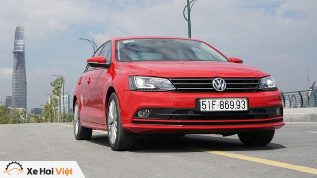 Cạnh tranh Honda Civic, xe nhập khẩu Volkswagen Jetta giảm giá 100 triệu đồng