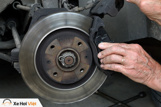 Những tiếng động lạ phát ra từ xe hơi cần lưu ý - 3
