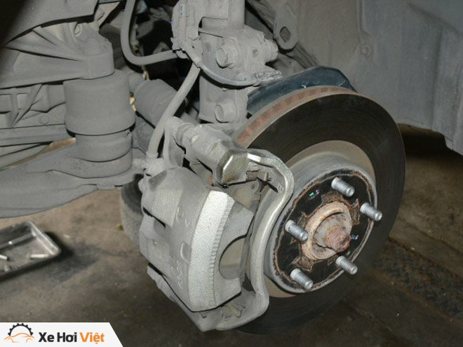 Kéo phanh tay sau khi đi mưa có làm phanh bị rỉ sét? - 3