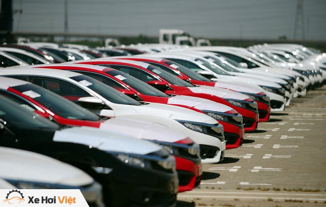 
Xe nhập khẩu đang lấn át xe trong nước
