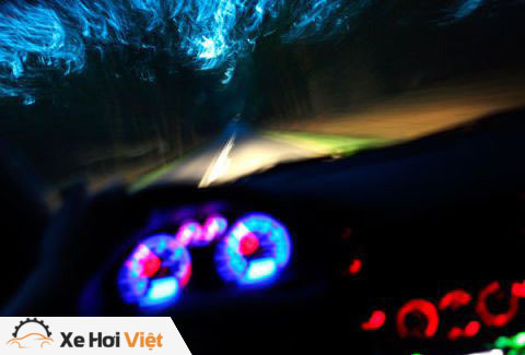 Khoang lái với màu sắc nhẹ là cách để tài xế chú ý hơn ở tầm nhìn trước đầu xe. 