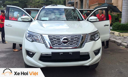 Nissan Terra xuất hiện tại TP HCM hôm 20/10. Ảnh: Nguyễn Bắc
