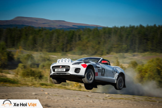 Jaguar giới thiệu thêm phiên bản F-Type Rally - 12