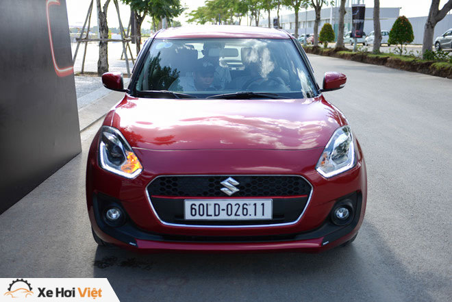 Suzuki Swift thế hệ mới đã có mặt tại đại lý: Giá bán từ 499 triệu đồng - 1