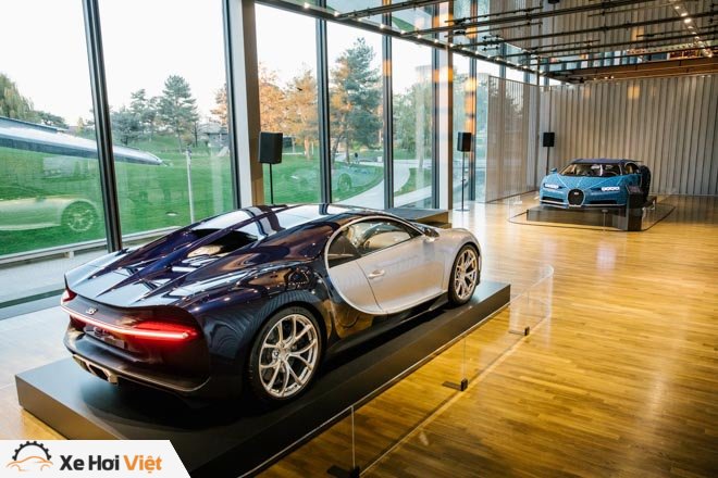 Mô hình lego Bugatti Chiron được trưng bày bên cạnh Bugatti Chiron &#34;thật&#34; - 1