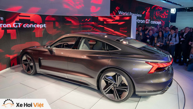 Cận cảnh xe điện Audi E-tron GT vừa ra mắt - 2