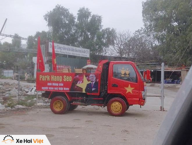 Fan cuồng đội phủ kín xế yêu bằng hình tuyển Việt Nam, mơ vô địch AFF Cup - 16